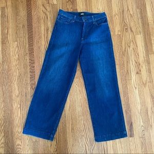 Paige Nellie Culotte in Observatory